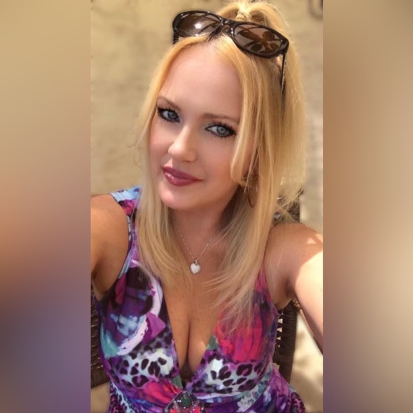 Meet Your Posher 🌈🌸😉🎀✨ - Picture 8 of 15